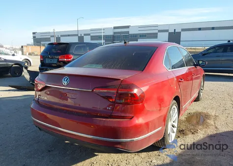 2018 Volkswagen Passat 2.0T Sel Premium z USA, uszkodzony, nr VIN 1VWCA7A36JC025493